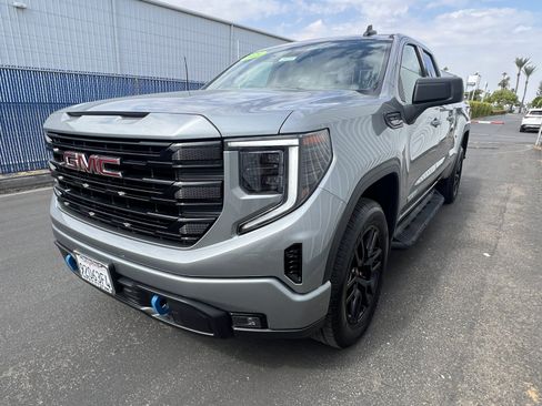 Used 2025 GMC Sierra 1500 Elevation AWD/4WD image 9