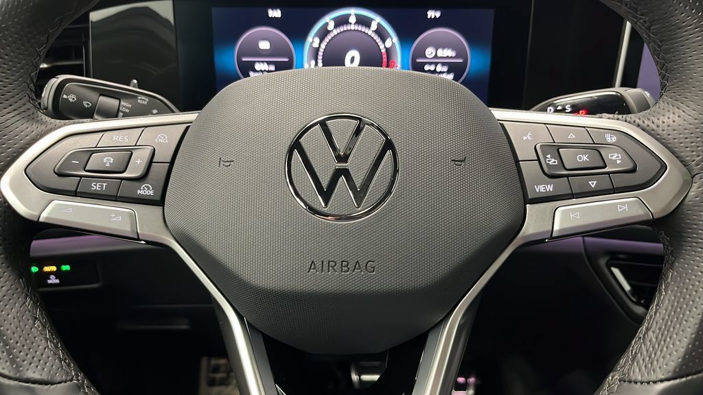 Used 2026 Volkswagen Tiguan SEL R-Line AWD/4WD image 16