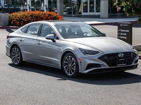 Used 2023 Hyundai Sonata Limited FWD image 6