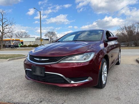 Used 2016 Chrysler 200 Limited image 2