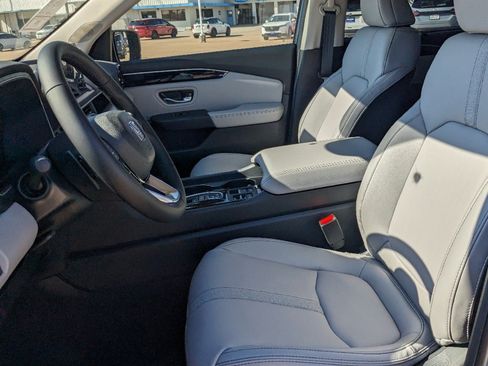 Used 2025 Honda Pilot EX-L image 17