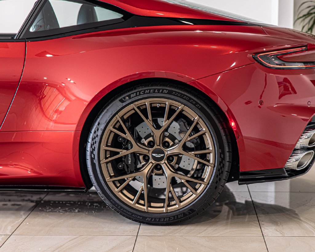 Used 2026 Aston Martin DB12 Coupe RWD image 7