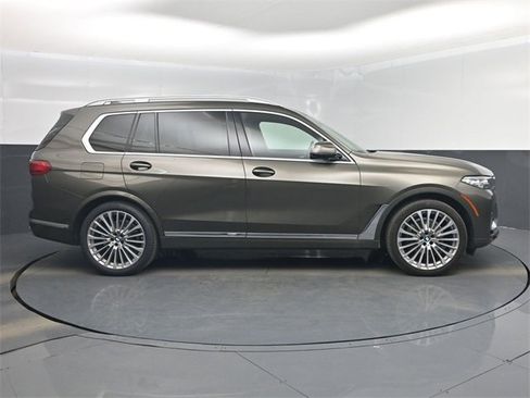 Used 2021 BMW X7 xDrive40i w/ Premium Package image 46