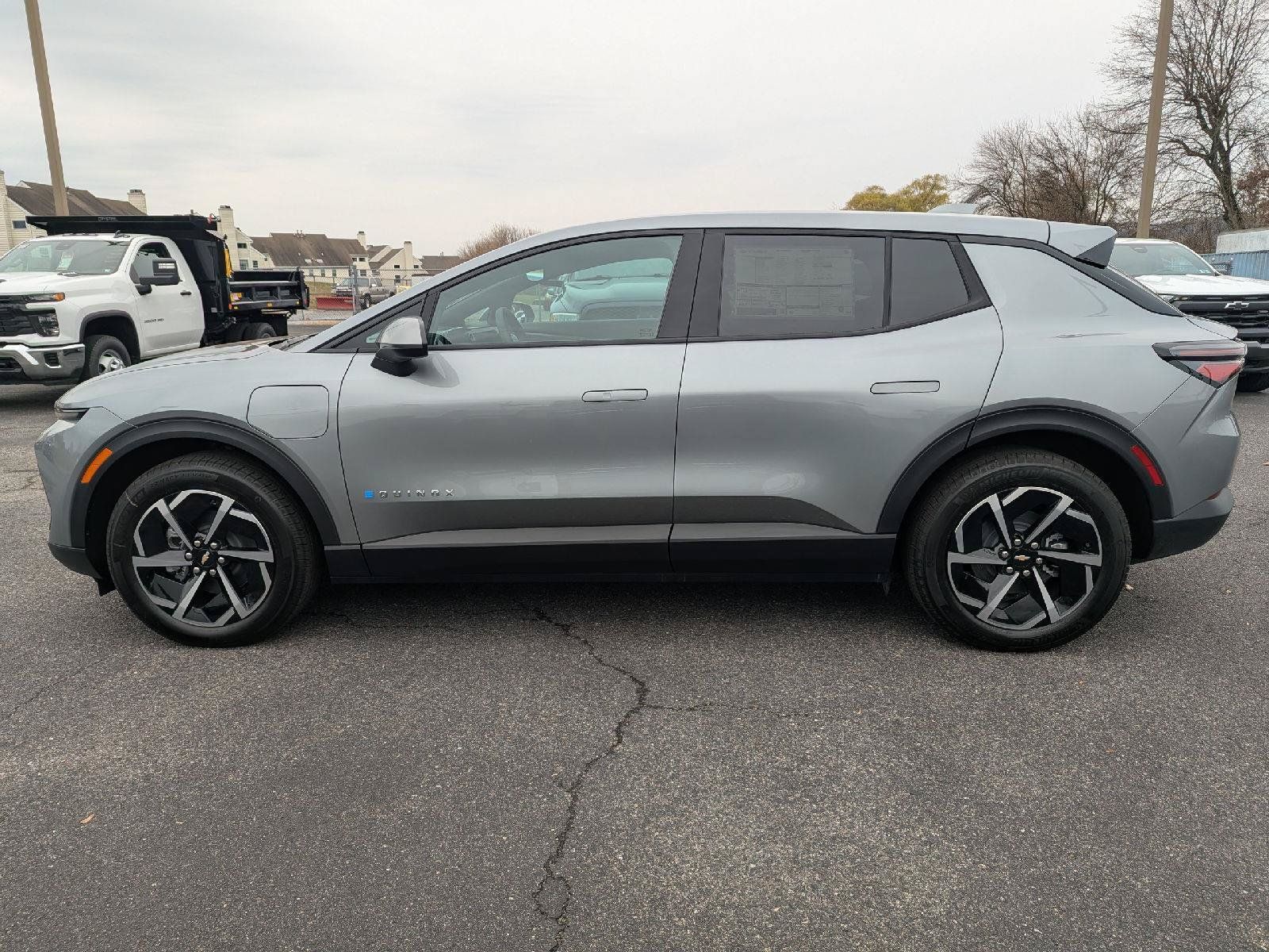 New 2026 Chevrolet Equinox EV LT FWD image 29