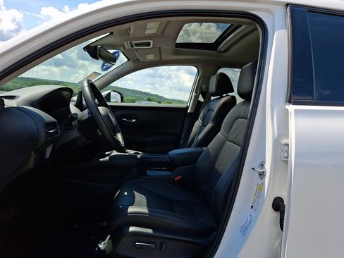 Used 2025 Honda HR-V EX-L image 13