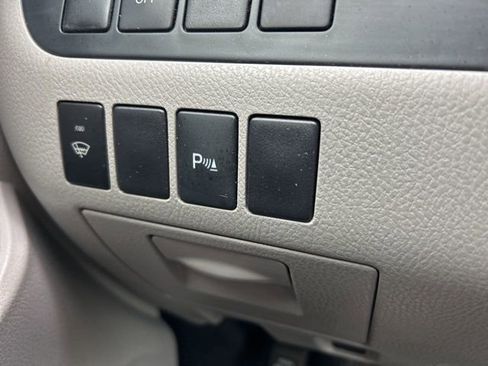 Used 2018 Toyota Highlander Limited FWD image 24