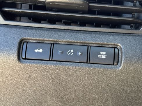 Used 2024 Nissan Altima 2.5 SV image 25