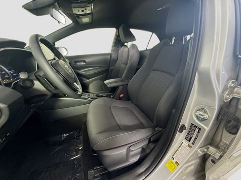 Used 2022 Toyota Corolla SE w/ SE Preferred Package FWD image 22