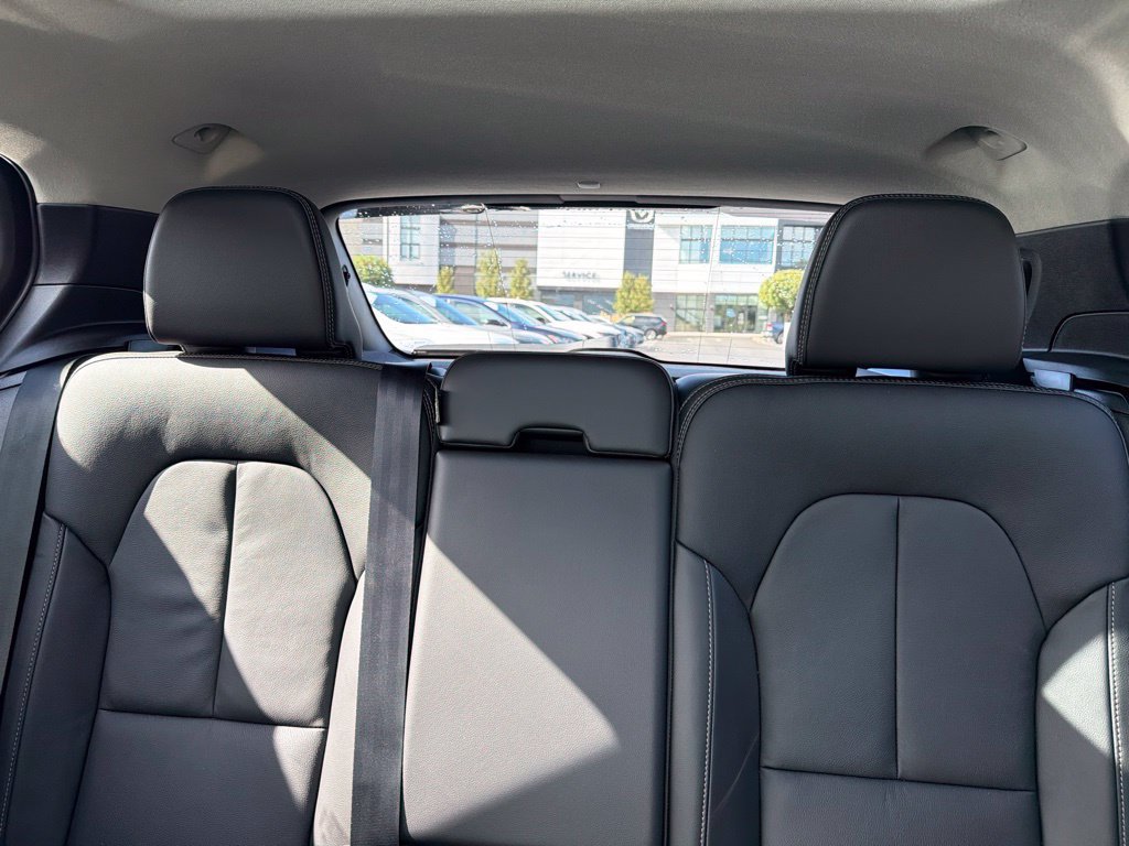 Certified 2024 Volvo XC40 B5 Core AWD/4WD image 16