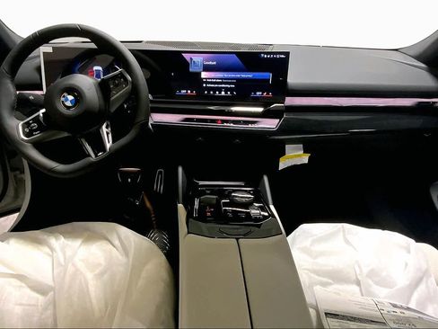 New 2027 BMW 530i xDrive w/ M Sport Package AWD/4WD image 5