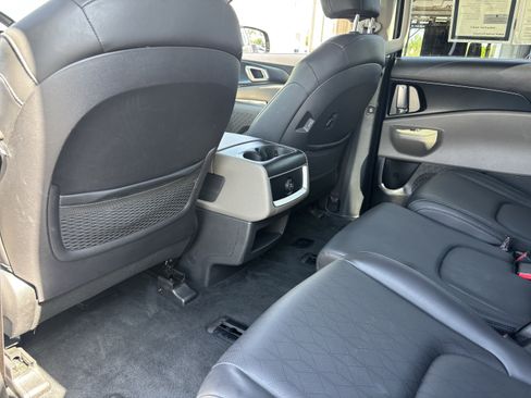 Certified 2026 Kia Carnival FWD image 15