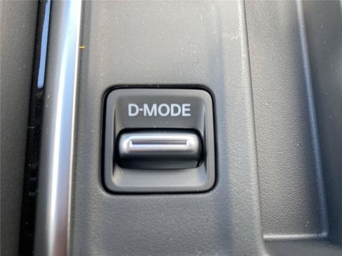 New 2026 Nissan Pathfinder Platinum FWD image 13