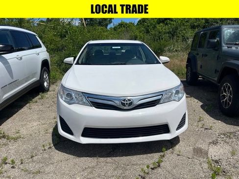 Used 2012 Toyota Camry LE FWD image 3