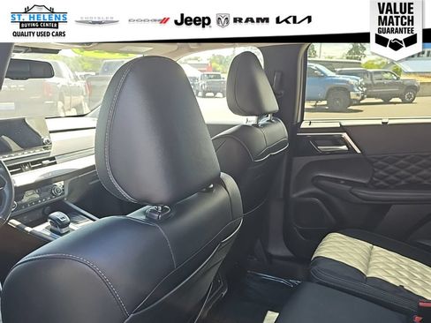 Used 2024 Mitsubishi Outlander SEL AWD/4WD image 31