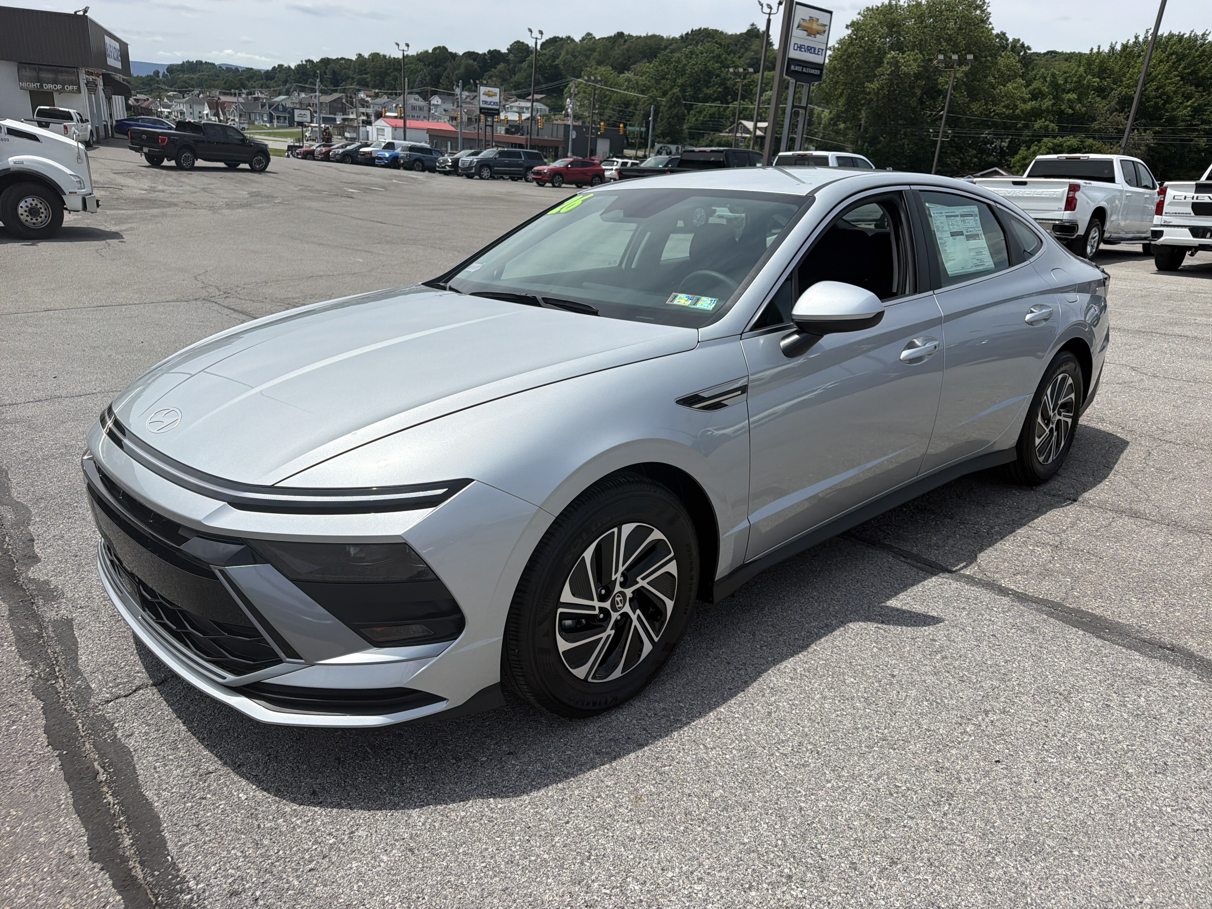New 2026 Hyundai Sonata Blue FWD image 8
