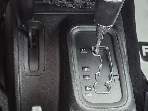 Used 2012 Jeep Wrangler Unlimited Sahara image 18