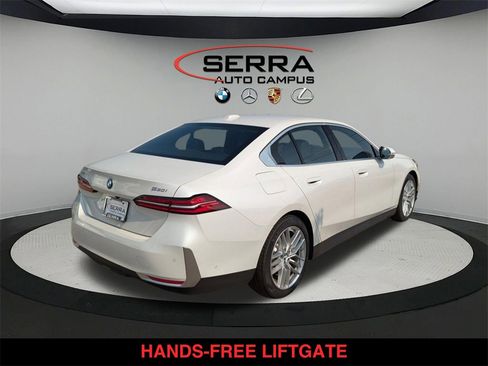 Used 2024 BMW 530i xDrive w/ Convenience Package image 7