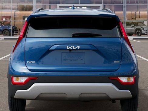 Used 2025 Kia Niro EX image 13