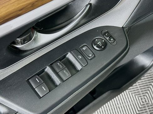 Used 2017 Honda CR-V EX image 15