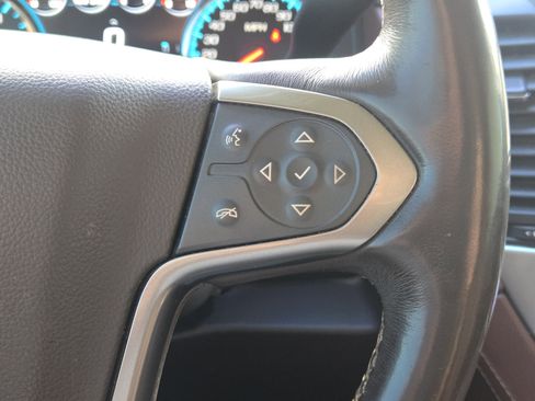 Used 2019 Chevrolet Suburban Premier image 31