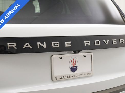 Used 2025 Land Rover Range Rover SE image 25