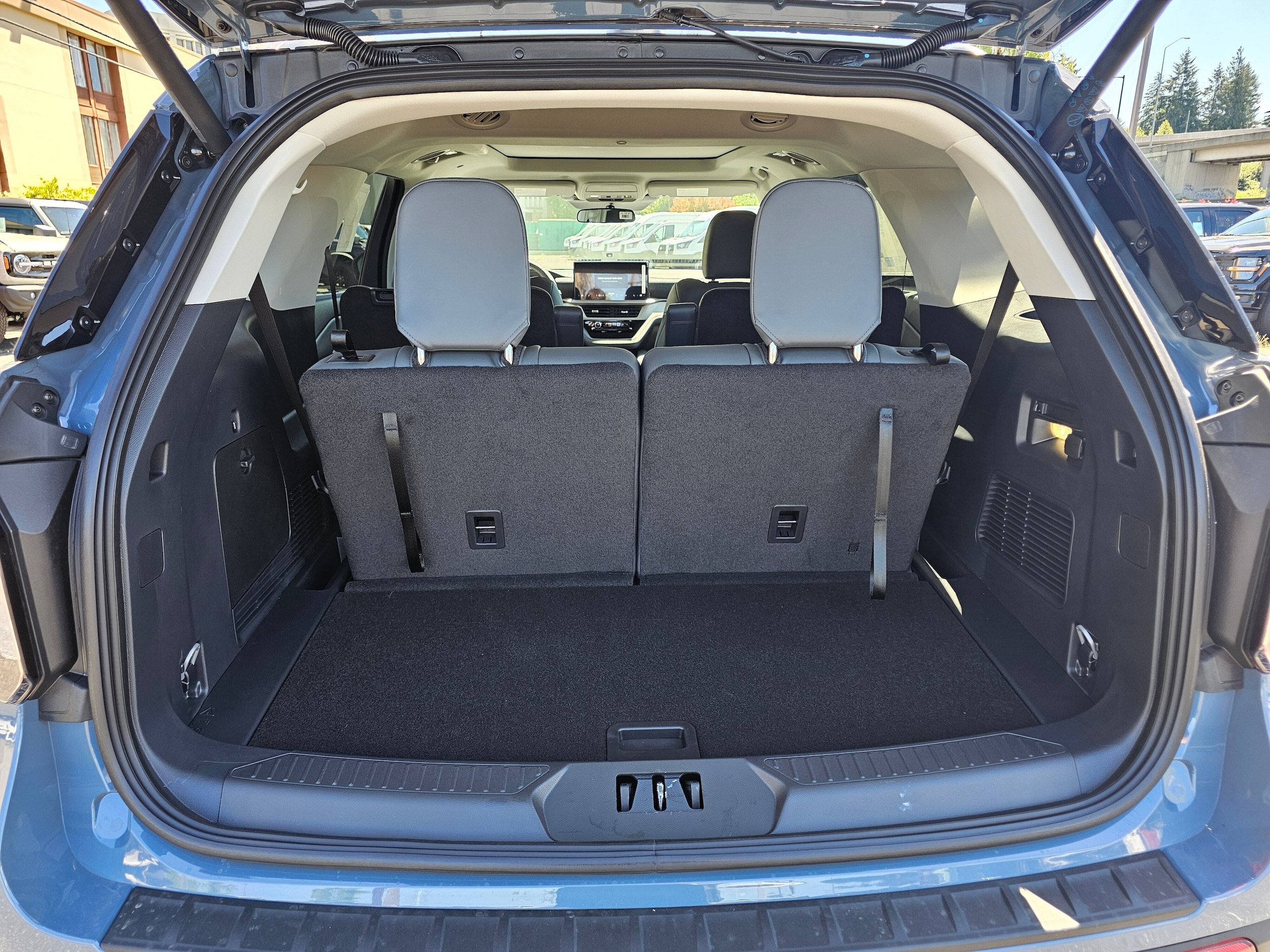 New 2026 Ford Explorer Active w/ Active Comfort Package AWD/4WD image 10