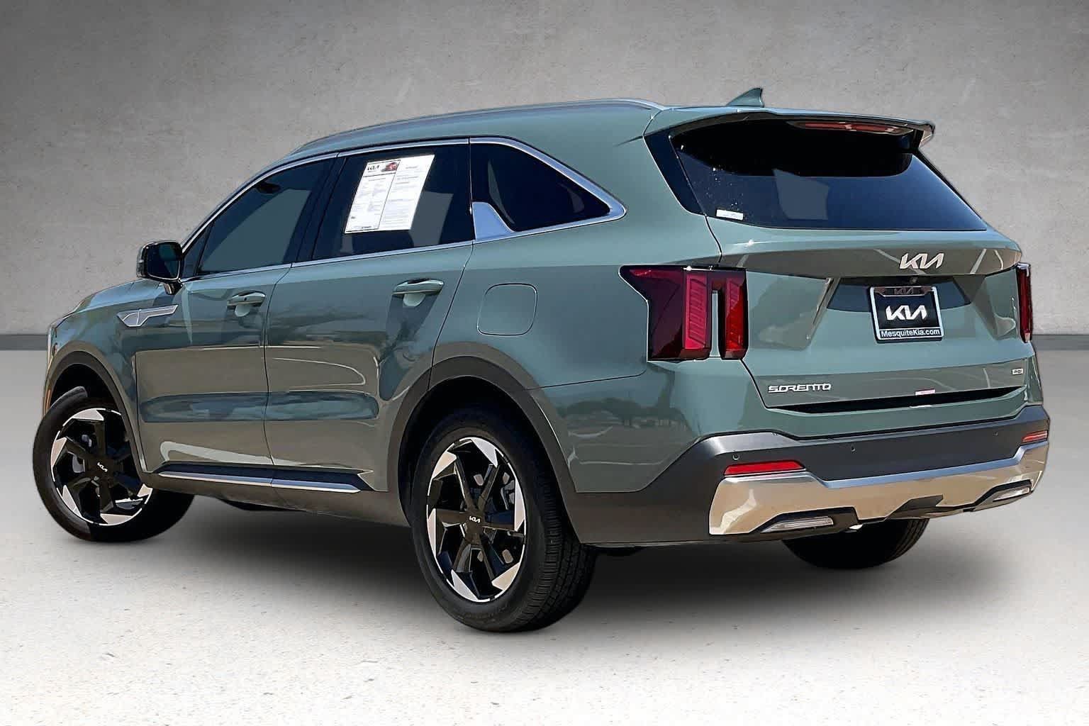 Certified 2025 Kia Sorento EX AWD/4WD image 4