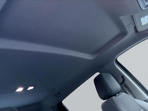 Used 2022 Chevrolet Silverado 1500 Custom w/ Safety Confidence Package RWD image 14