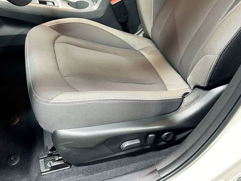 Certified 2025 Subaru Crosstrek 2.0i Premium image 16