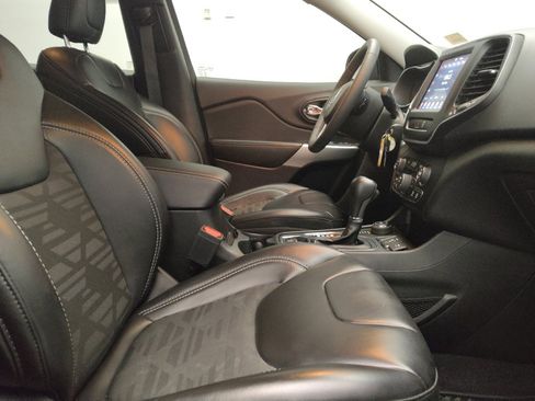 Used 2022 Jeep Cherokee Latitude AWD/4WD image 21
