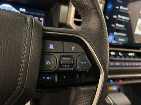 Used 2024 Toyota Tundra Limited image 24