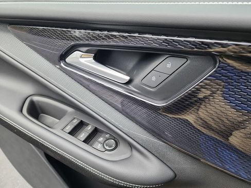 New 2025 Chevrolet Blazer EV LT image 13