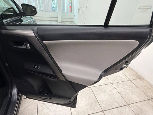Used 2017 Toyota RAV4 XLE AWD/4WD image 36