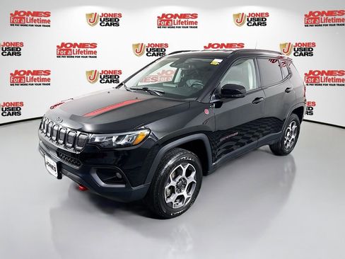 Used 2022 Jeep Compass Trailhawk w/ Trailhawk Convenience Group AWD/4WD image 12