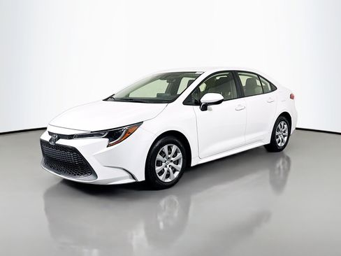 Used 2020 Toyota Corolla LE FWD image 4