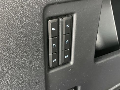 Used 2023 Ford Expedition Limited image 7