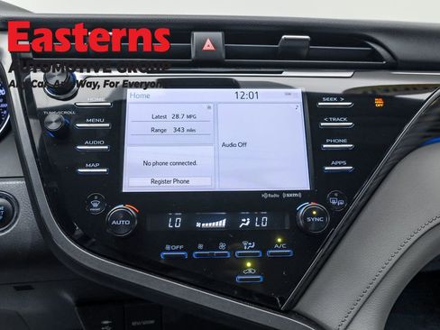 Used 2019 Toyota Camry XLE image 12