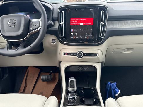 New 2026 Volvo XC40 B5 Ultra w/ Climate Package image 14