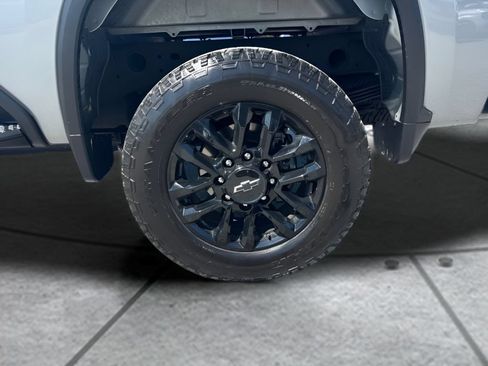 Used 2025 Chevrolet Silverado 2500 Custom w/ Custom Value Package AWD/4WD image 19