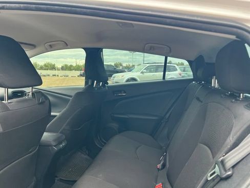 Used 2022 Toyota Prius LE AWD/4WD image 25