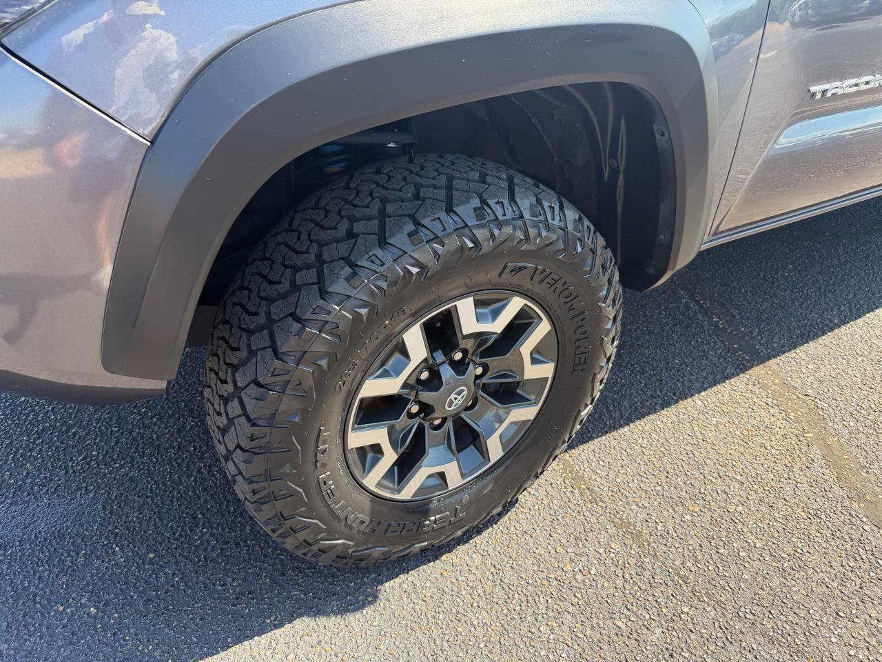 Used 2021 Toyota Tacoma TRD Off-Road AWD/4WD image 29