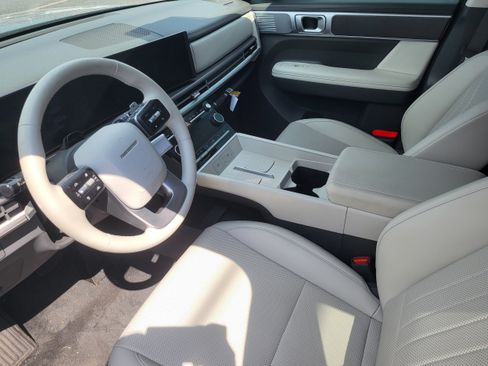 Used 2025 Hyundai Santa Fe SEL FWD image 28