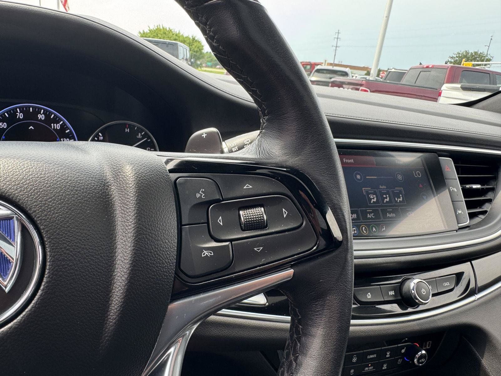 Used 2023 Buick Enclave Avenir w/ Avenir Technology Package AWD/4WD image 18