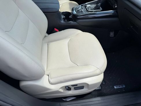 Used 2018 MAZDA CX-9 Touring w/ Touring Premium Package FWD image 16