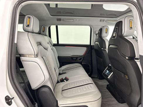 Used 2023 Rivian R1S Adventure AWD/4WD image 23