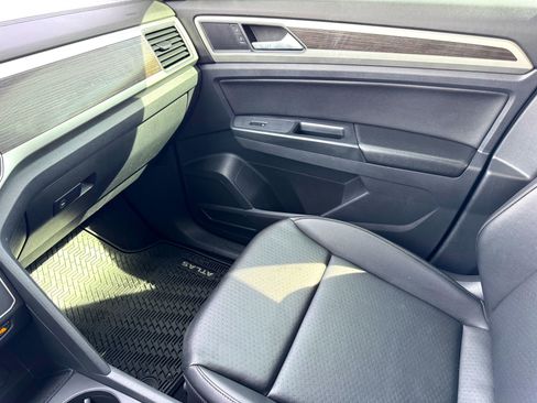 Used 2018 Volkswagen Atlas SE image 30