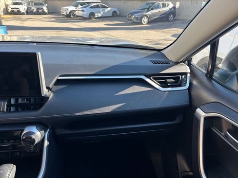Used 2025 Toyota RAV4 XLE image 35