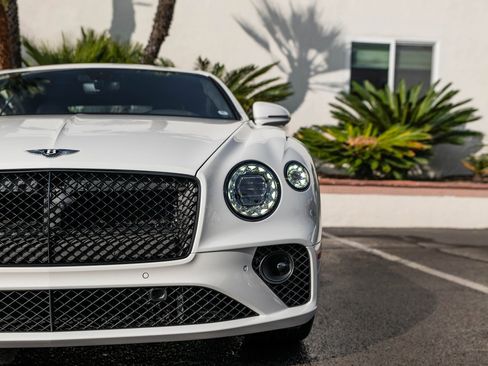 Used 2022 Bentley Continental GT image 10