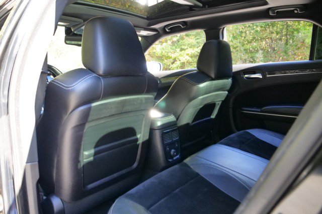 Used 2012 Chrysler 300 SRT8 w/ 19-Premium Speaker Group RWD image 36