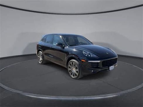 Used 2018 Porsche Cayenne Platinum Edition image 2